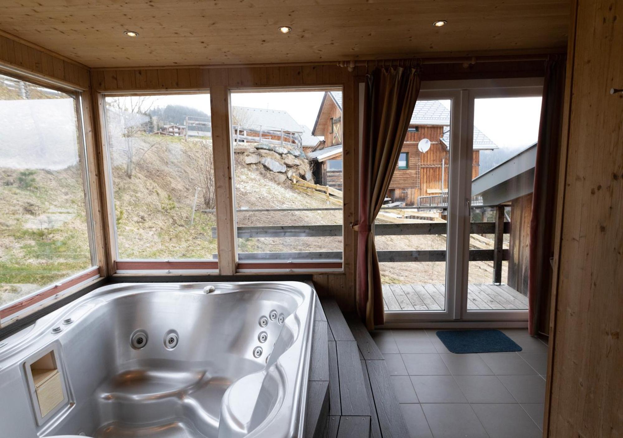 1A Chalet '4 Jahreszeiten' Ski Fahren Und Jacuzzi Mit Aussicht! Bad Sankt Leonhard im Lavanttal Exterior foto